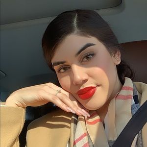 Meet your Posher, Lizbeth